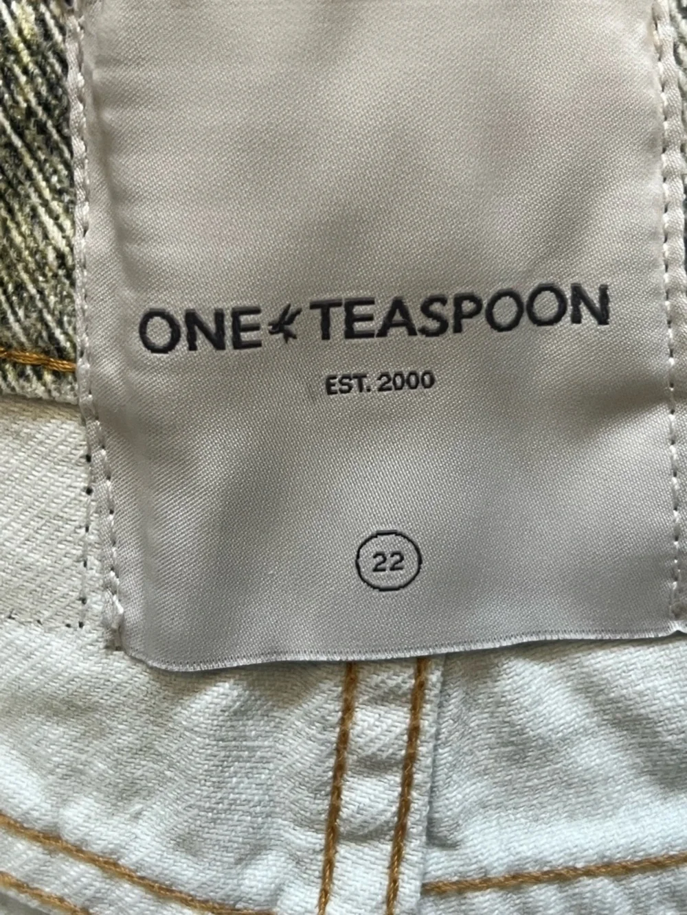 One Teaspoon Bandits Low Waist Shorts, Leopard “Khaki” Shorts - Picture 4 of 4